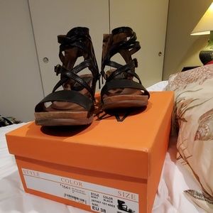 MiZ MOOZ Strappy Sandals - Zip up